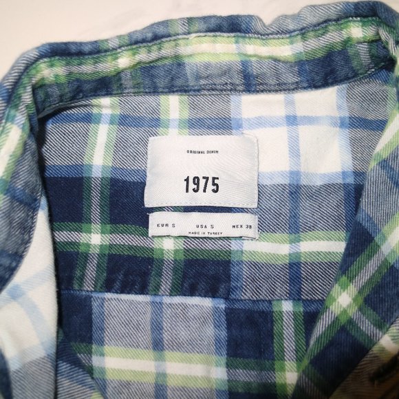 blue/ white plaid Abercrombie and Fitch - Picture 3 of 3